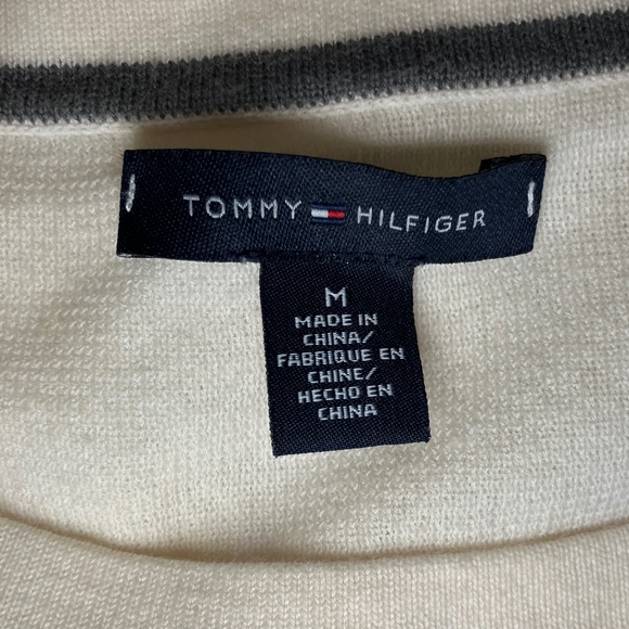 Tommy Hilfiger Grey & White Short Sleeve Sweater - Picture 4 of 5